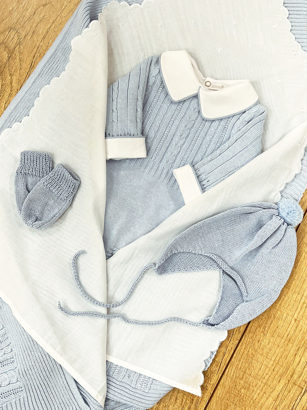 Saída de Maternidade Braid Azul - Nina & Maria Baby Store