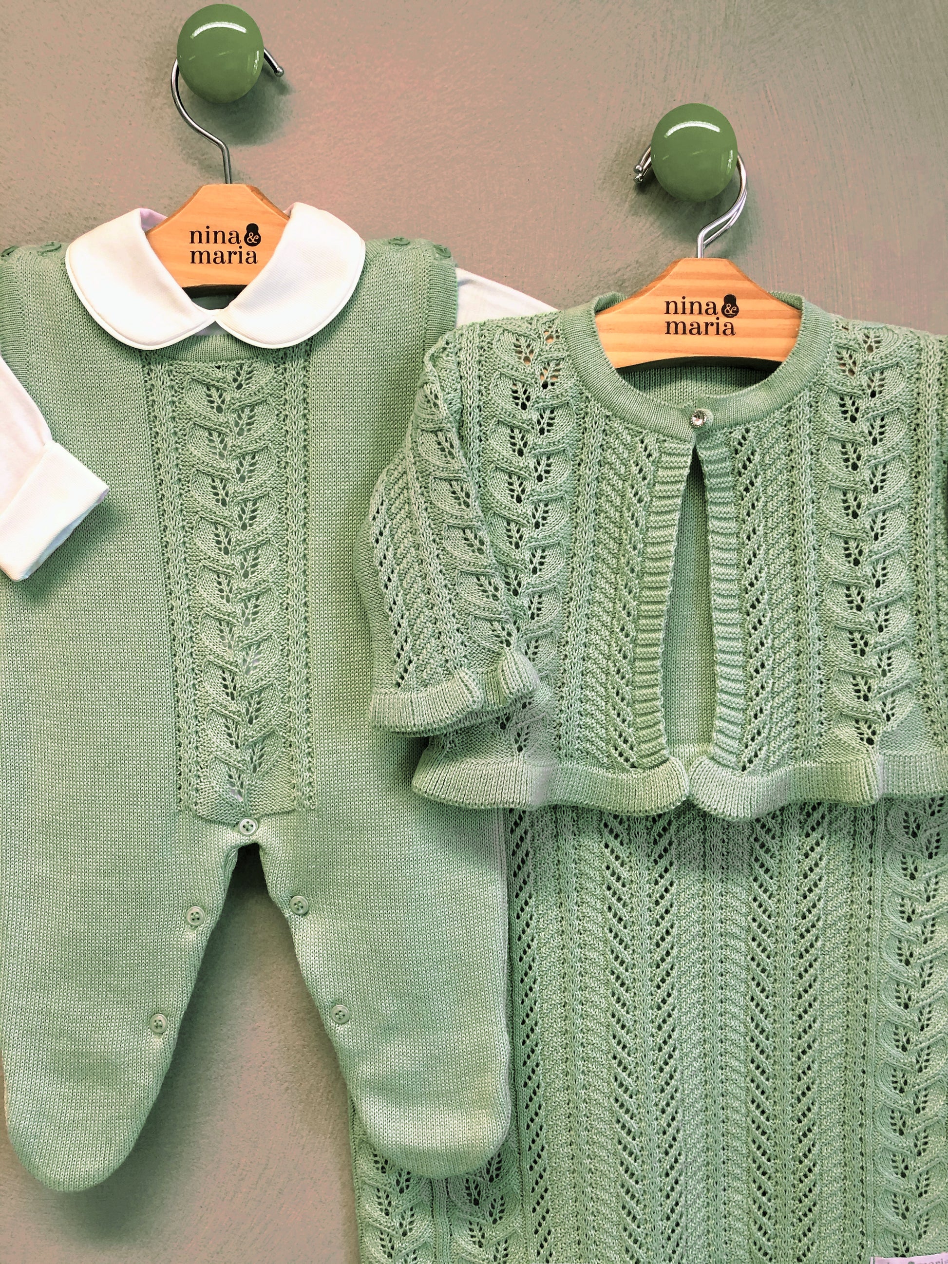 Saída Maternidade Folhas Cidreira - Nina & Maria Baby Store
