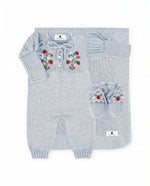 Saída Maternidade Morango Silvestre - Azul Névoa - Nina & Maria Baby Store