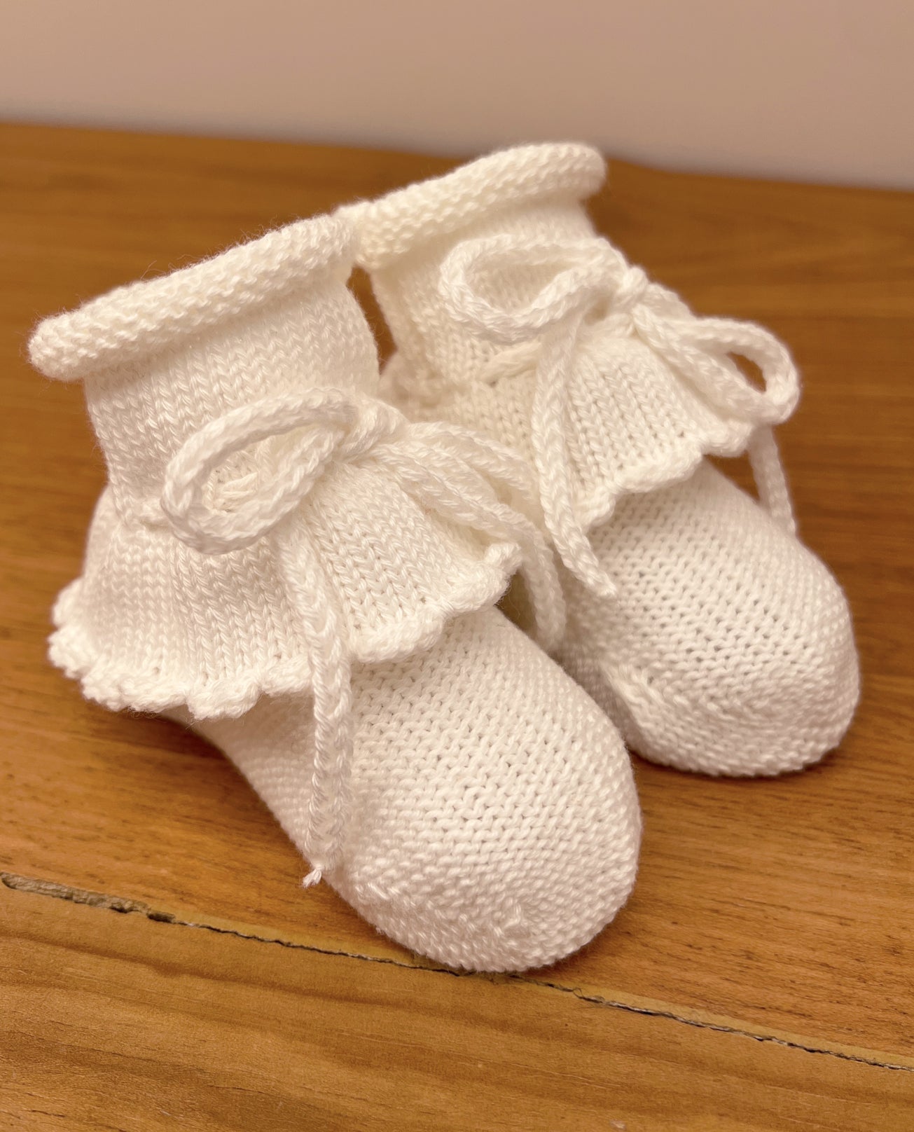 Botinha Babado Off-White Feminina